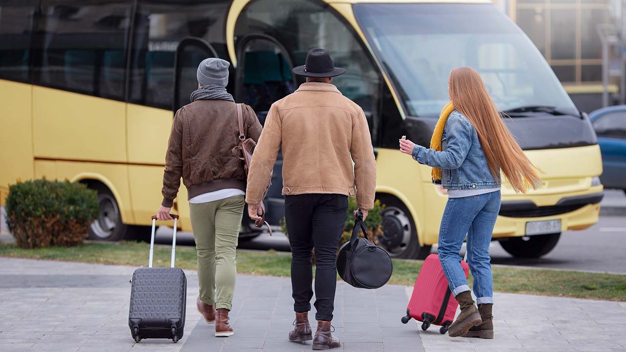 taxi transfer for group travel ideal for family & business trips