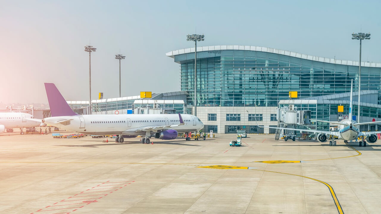 Returning from Gatwick Airport to Hitchin: Planning Your Taxi Pickup